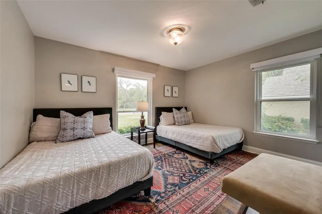 3808 Shorecrest Drive