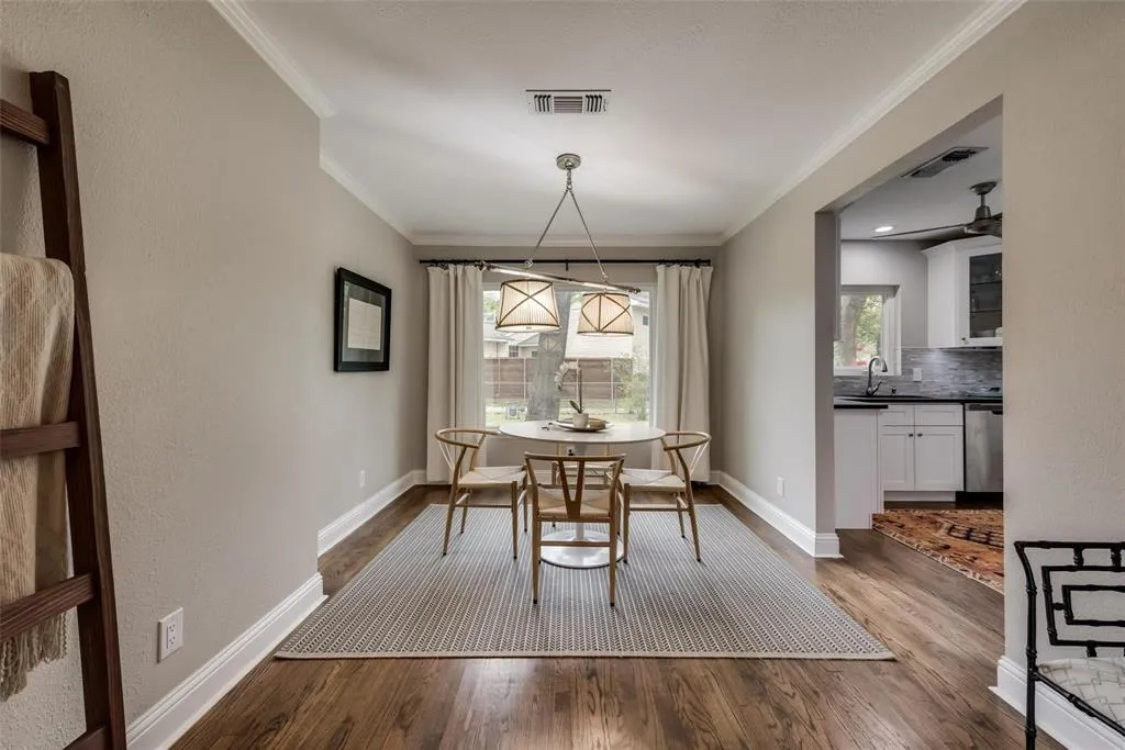 3808 Shorecrest Drive