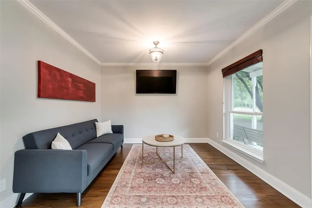 3808 Shorecrest Drive