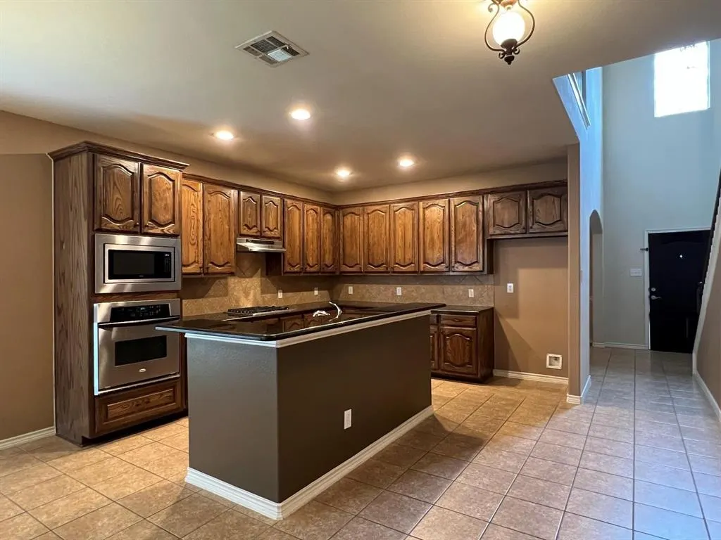 3524 Camino Trail