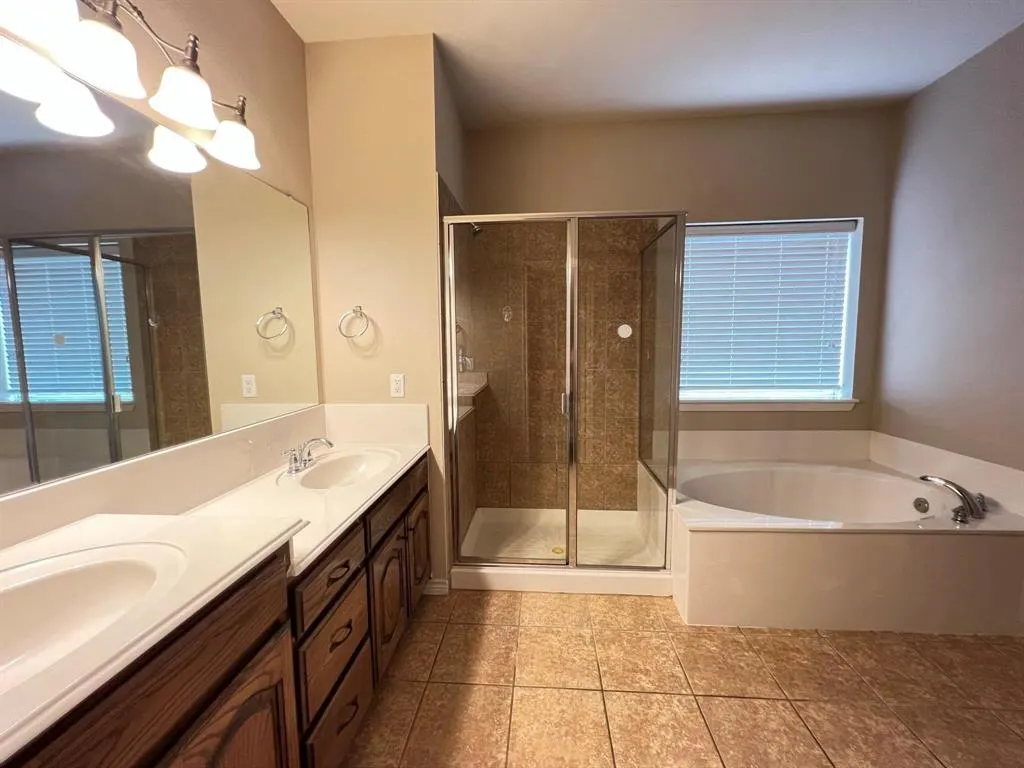 3524 Camino Trail