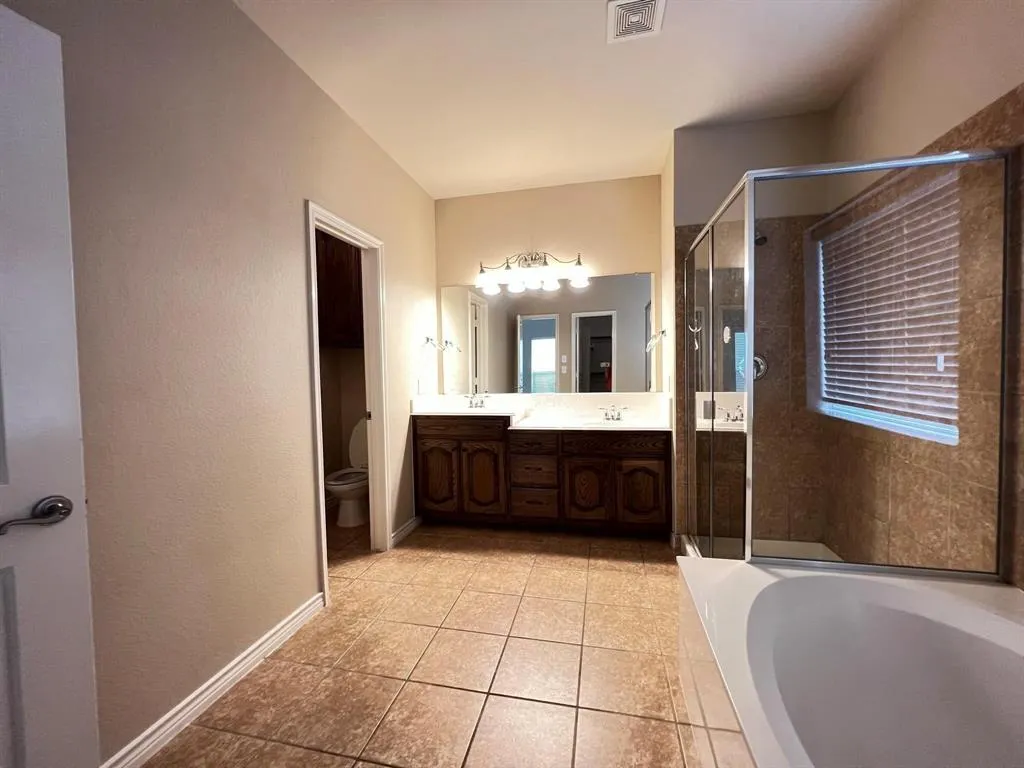 3524 Camino Trail