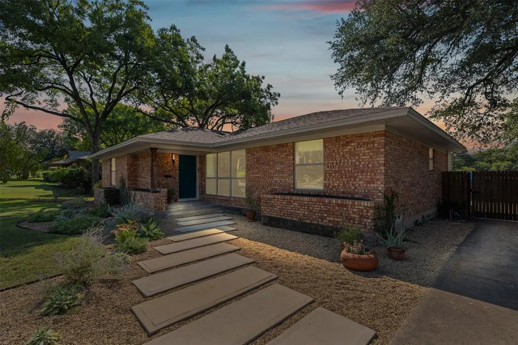 1652 Trailridge Drive