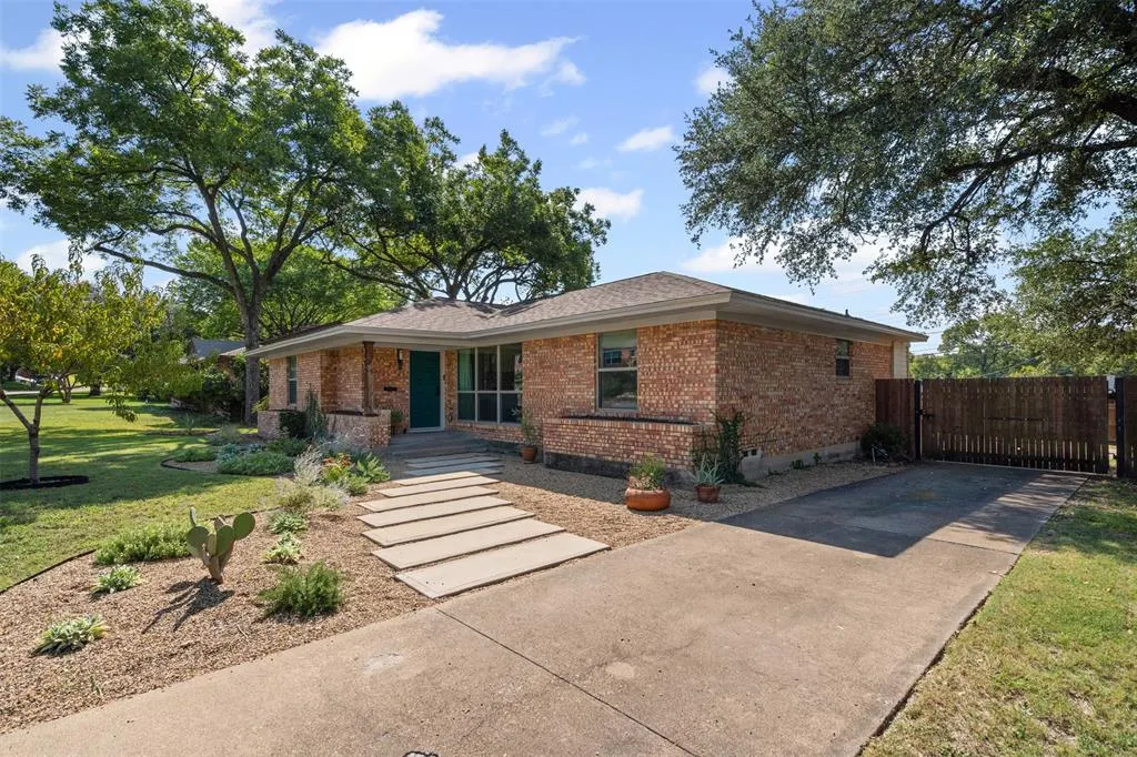 1652 Trailridge Drive