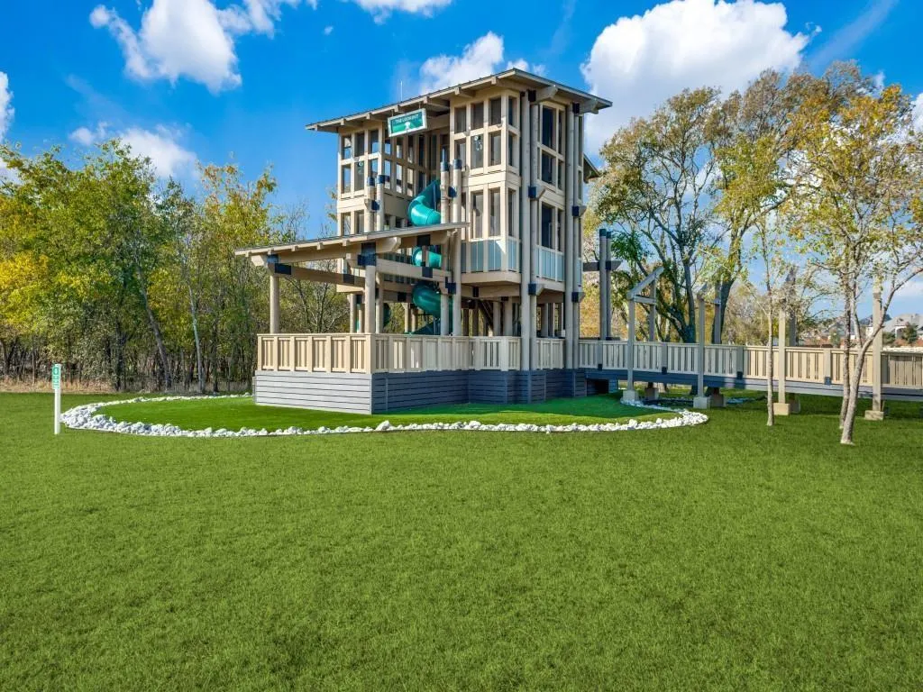1512 Gelding Drive