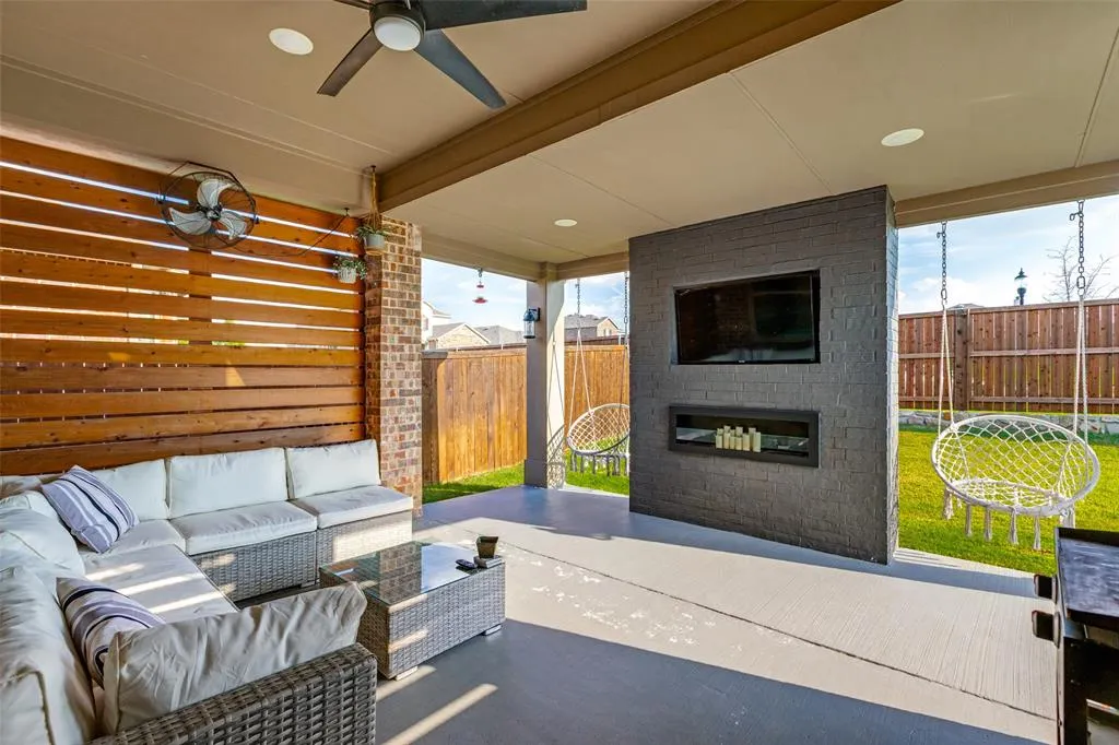 1512 Gelding Drive