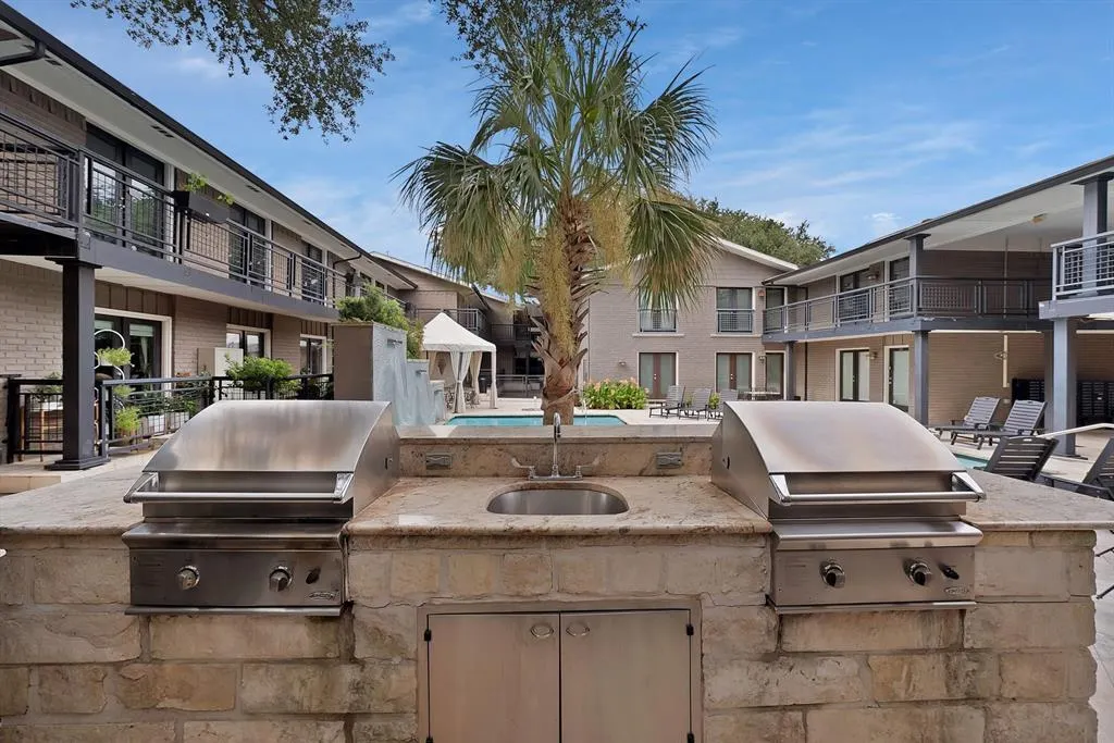 10203 Regal Oaks Drive, #101
