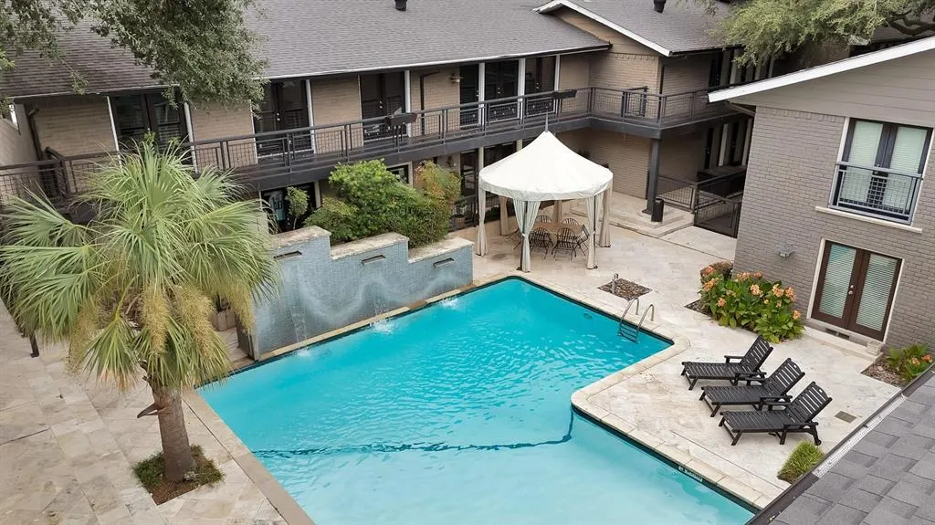 10203 Regal Oaks Drive, #101