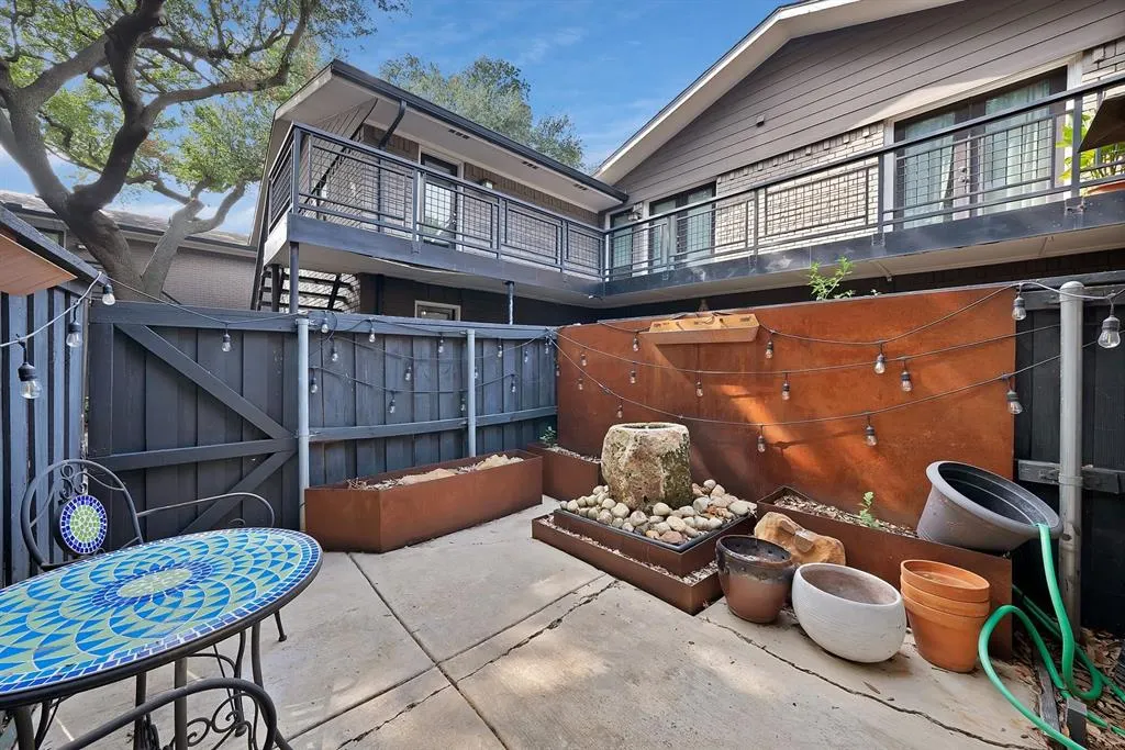 10203 Regal Oaks Drive, #101