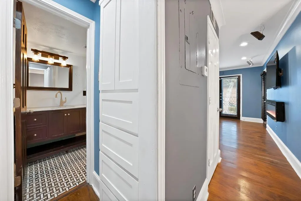 10203 Regal Oaks Drive, #101