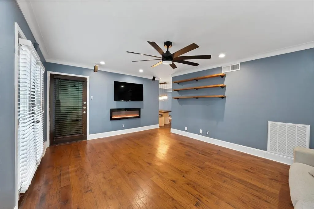10203 Regal Oaks Drive, #101
