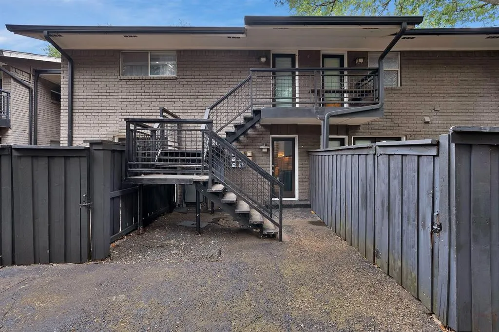 10203 Regal Oaks Drive, #101