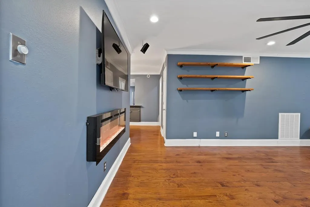 10203 Regal Oaks Drive, #101