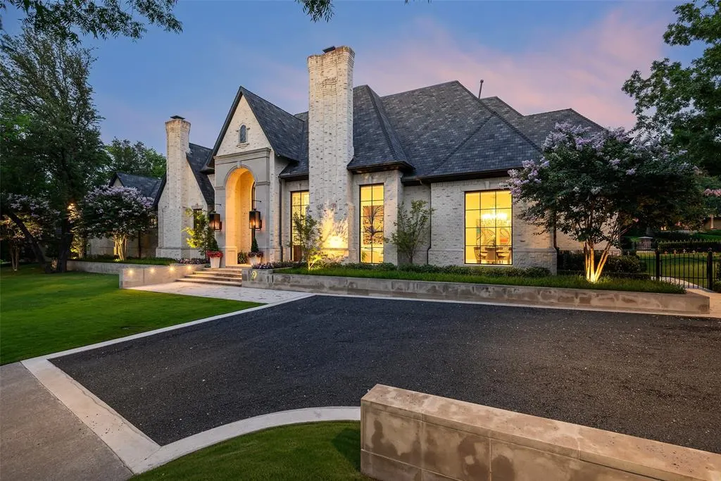 9 Robledo Drive