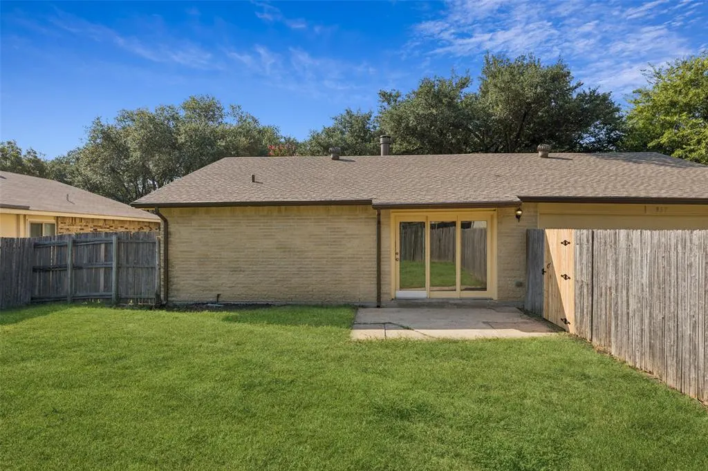 937 Whitehall Drive