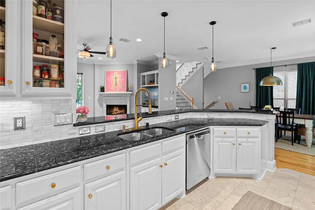 6418 Bryan Parkway