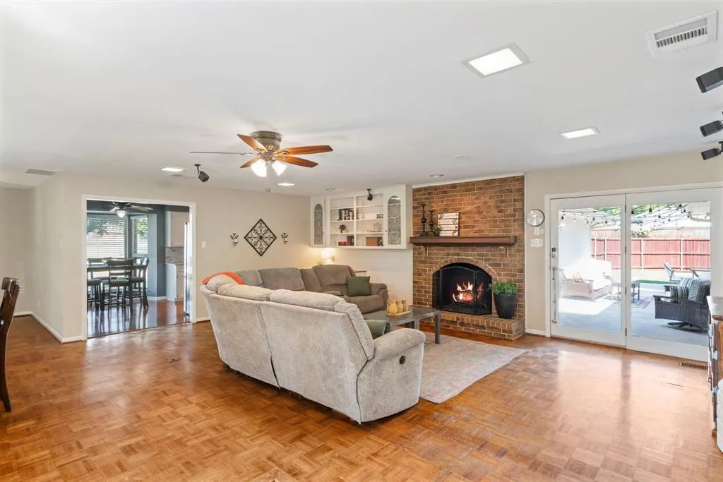 1128 Pueblo Drive