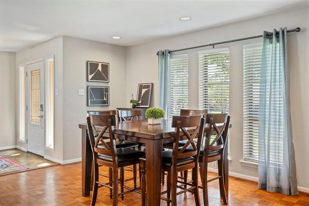 1128 Pueblo Drive