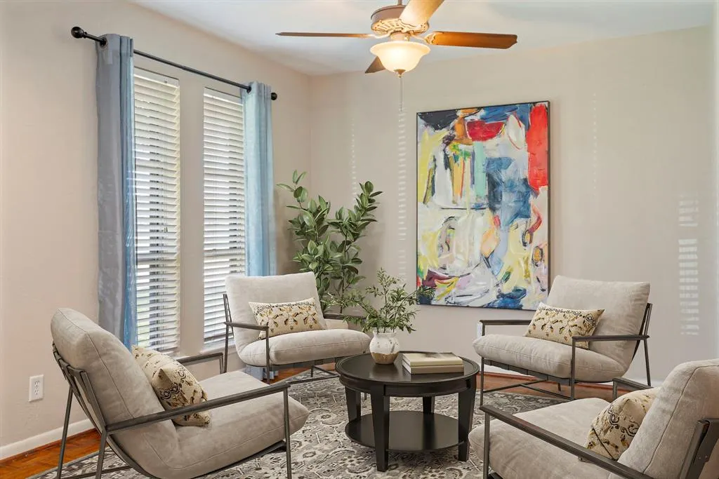 1128 Pueblo Drive