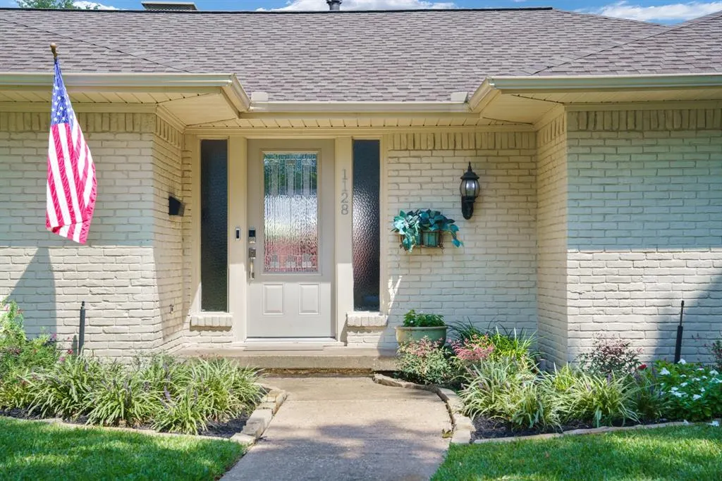 1128 Pueblo Drive