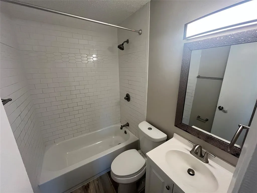 9233 Prairie Oak Drive