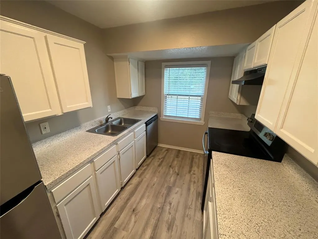 9233 Prairie Oak Drive