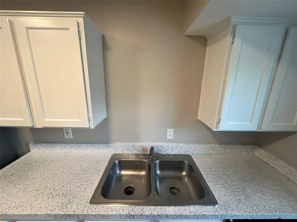 9233 Prairie Oak Drive