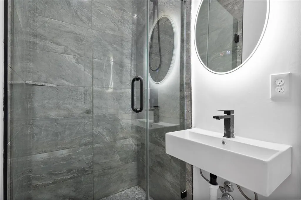 1475 Mckee Street, #1459