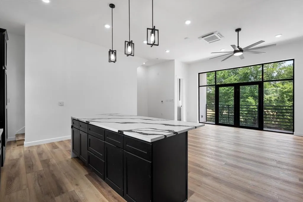 1475 Mckee Street, #1459