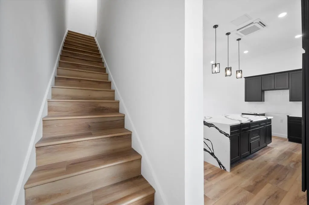 1475 Mckee Street, #1459