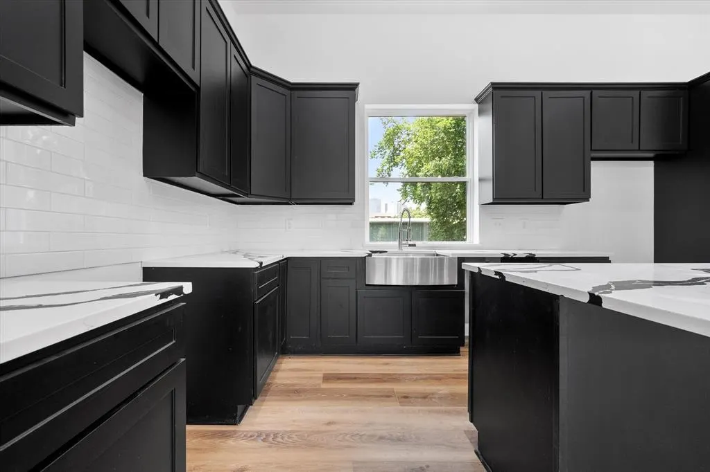1475 Mckee Street, #1459