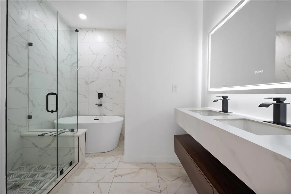 1475 Mckee Street, #1459