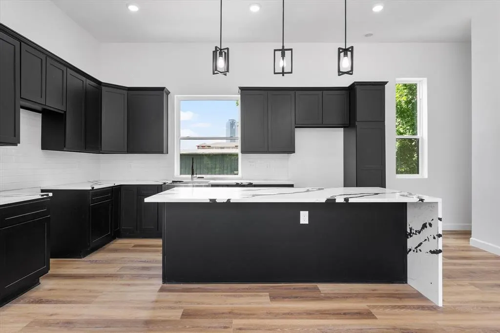 1475 Mckee Street, #1459