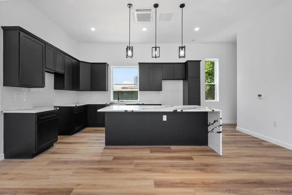 1475 Mckee Street, #1459
