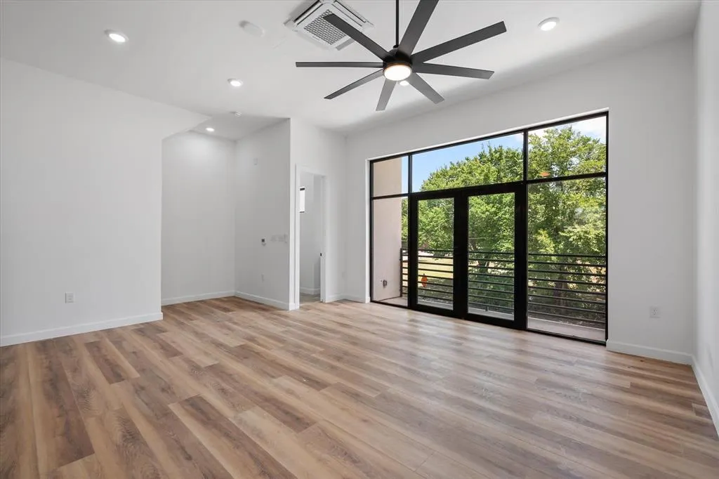 1475 Mckee Street, #1459