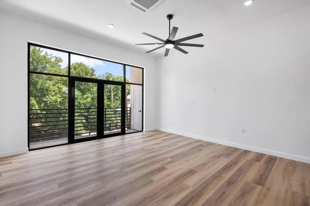1475 Mckee Street, #1459