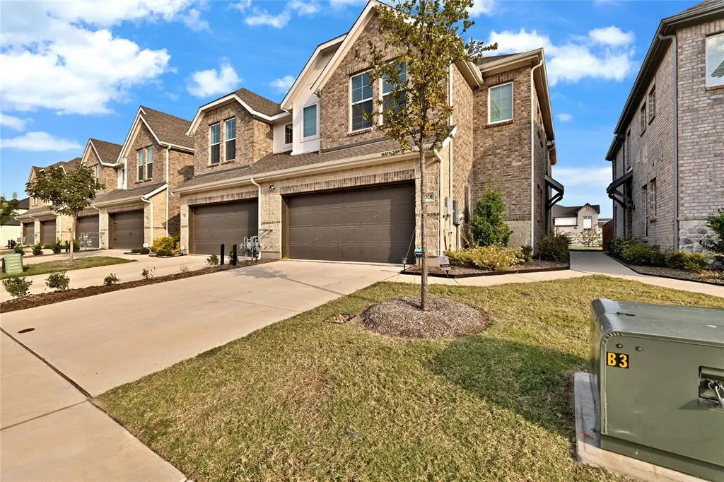 1320 Hill Country Place