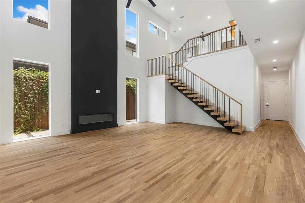 5611 Ellsworth Avenue, #102