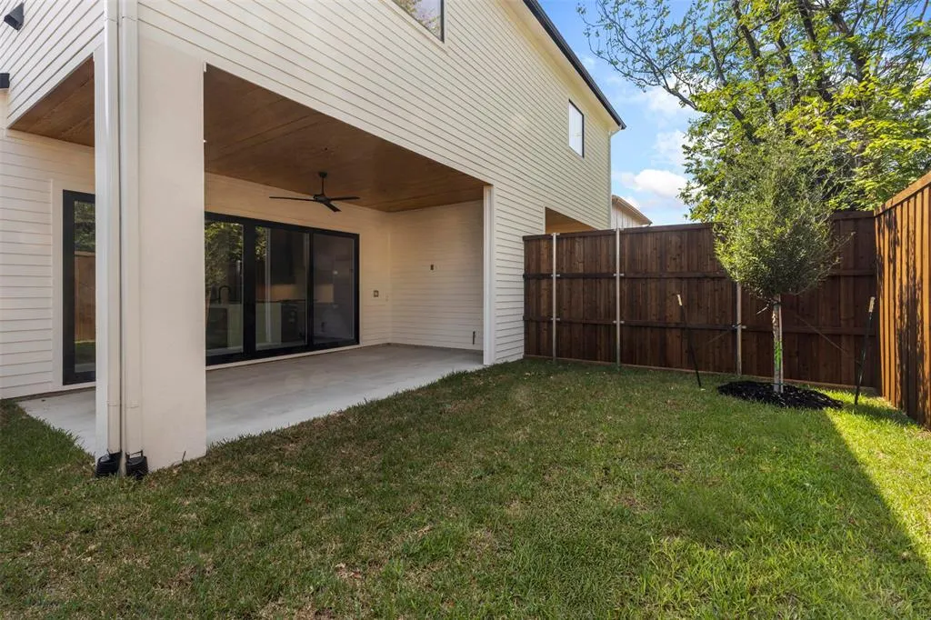5611 Ellsworth Avenue, #102
