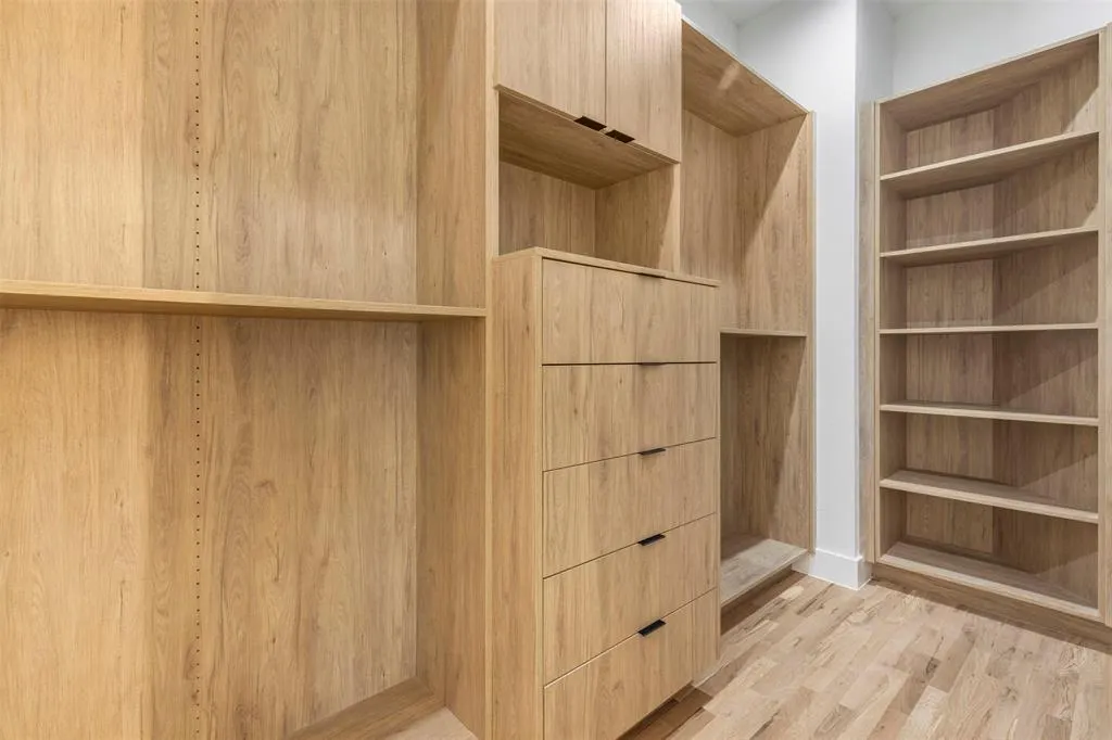 5611 Ellsworth Avenue, #102