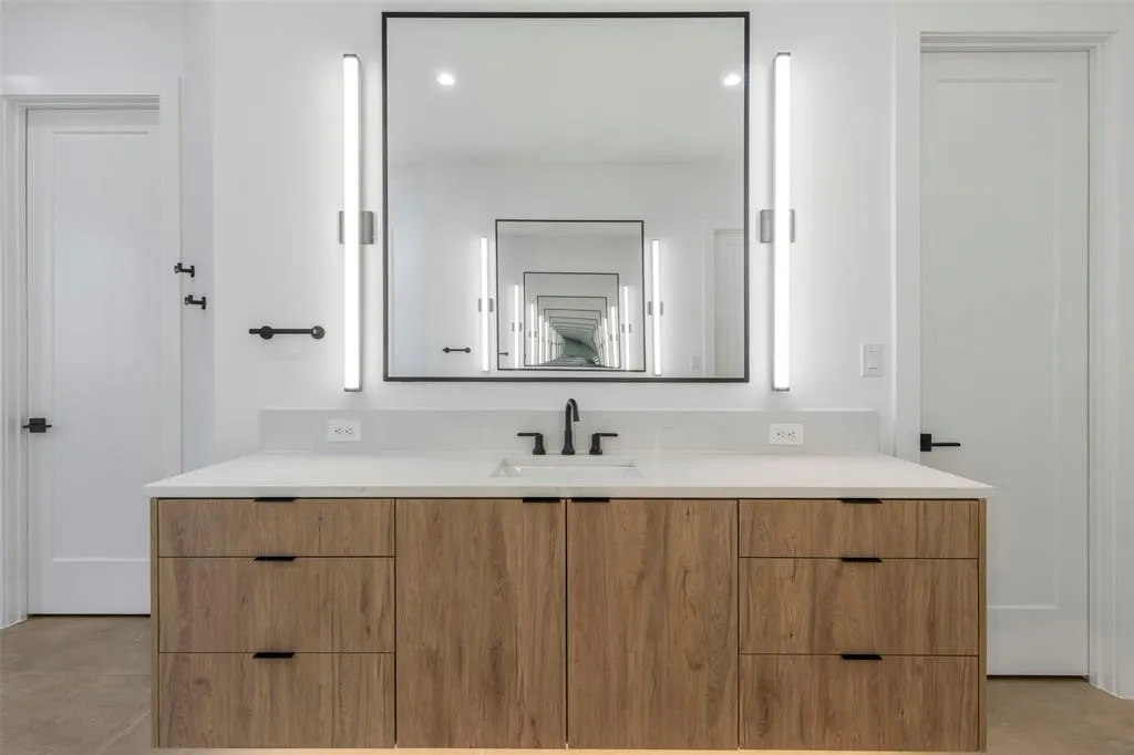 5611 Ellsworth Avenue, #102