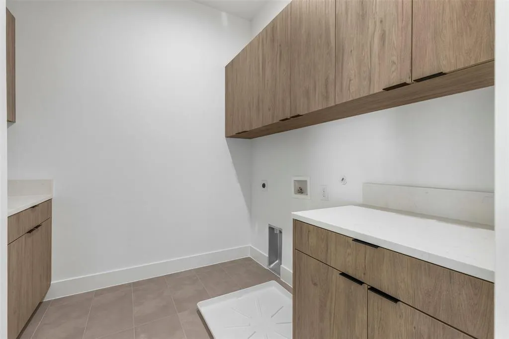 5611 Ellsworth Avenue, #102