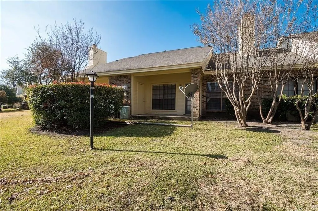 2000 Huntington Drive, #151