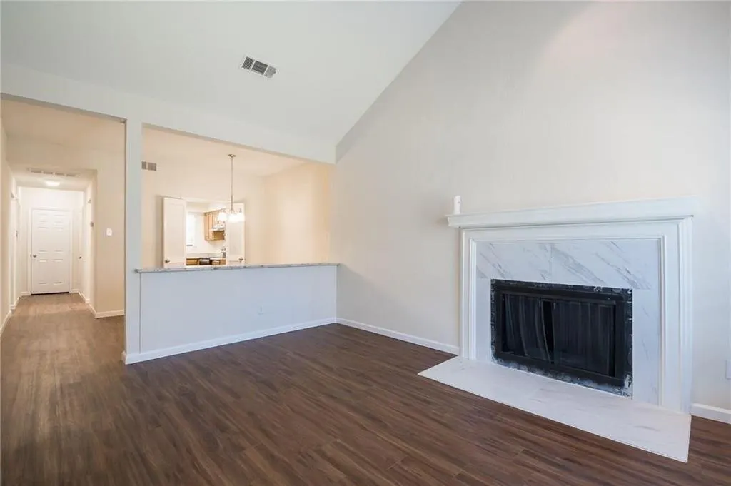 2000 Huntington Drive, #151