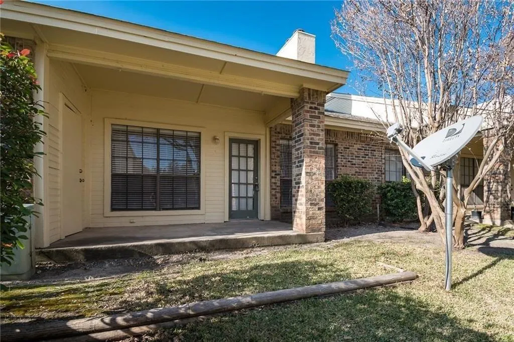 2000 Huntington Drive, #151