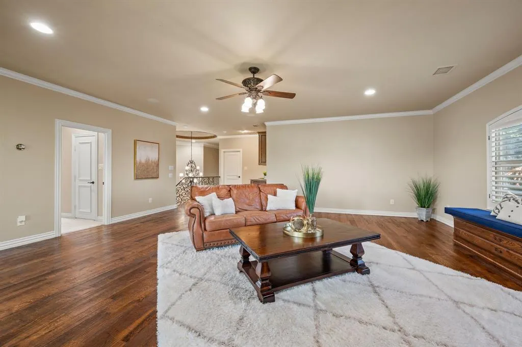 4562 Venetian Way