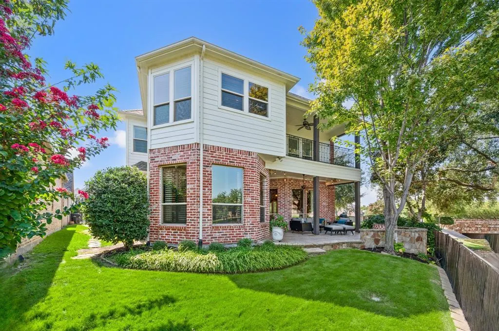 4562 Venetian Way