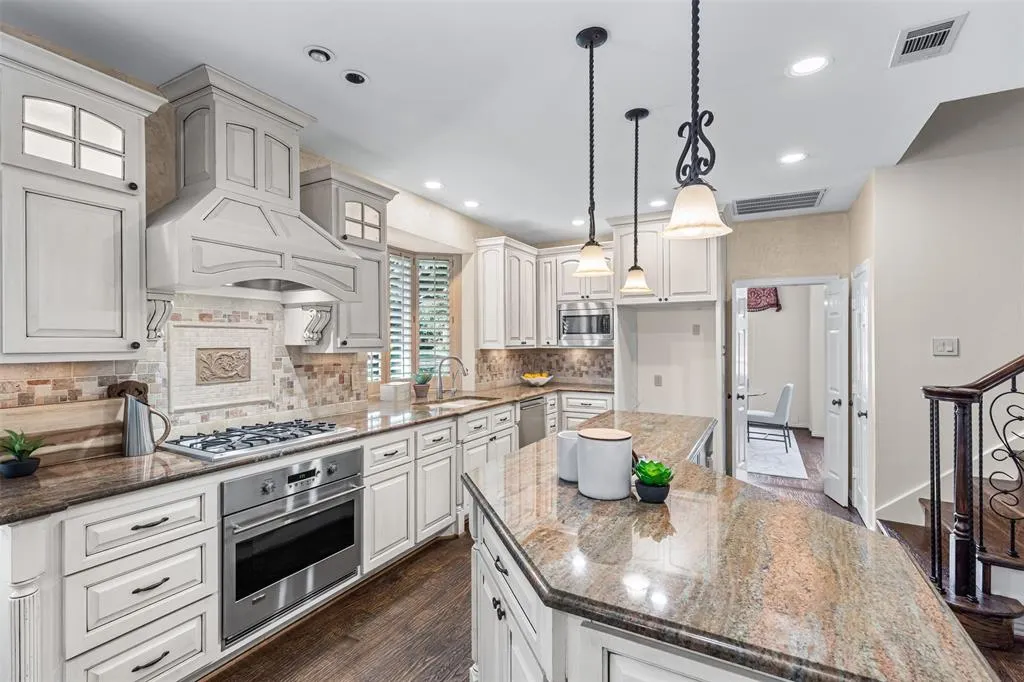 6308 Walling Lane