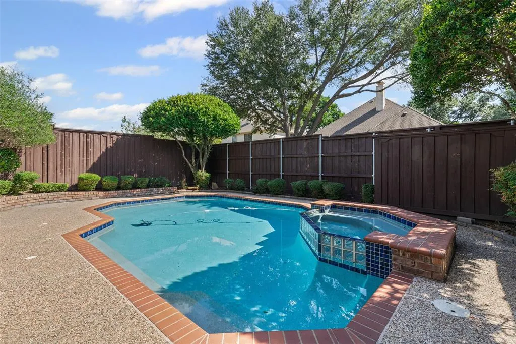 6308 Walling Lane