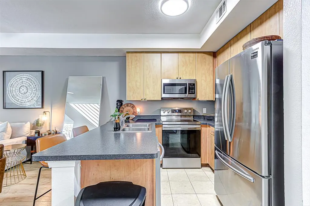 312 N Patton Avenue, #401